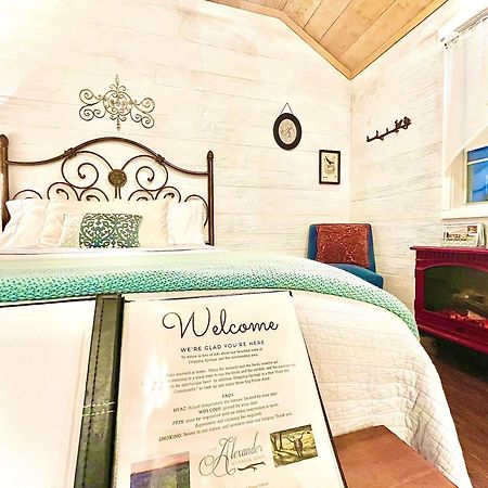 The Alexander At Creek Road Hotel Dripping Springs Bagian luar foto