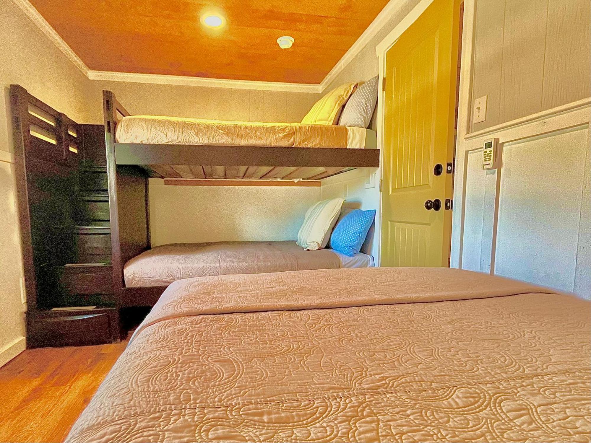 The Alexander At Creek Road Hotel Dripping Springs Ruang foto