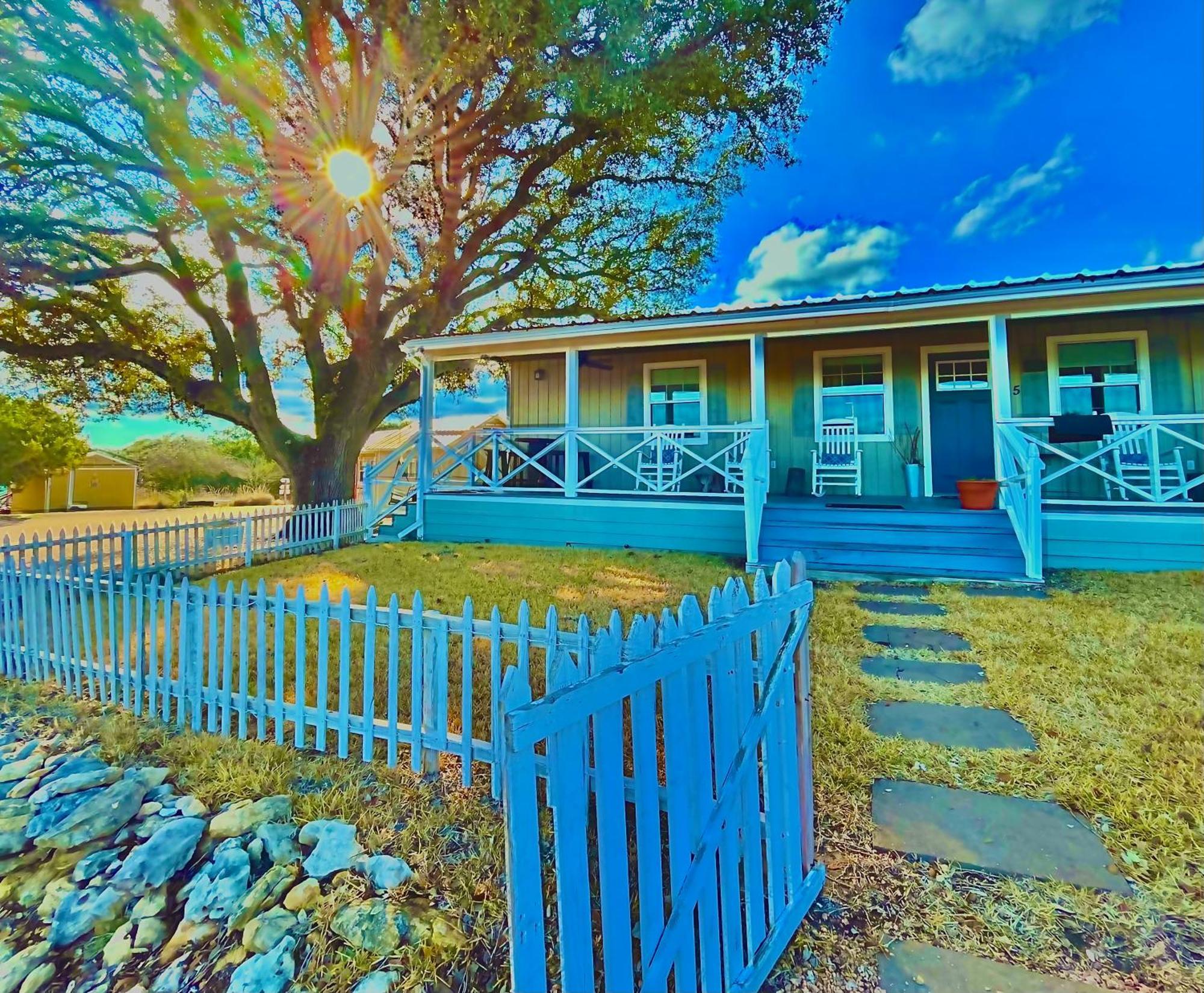 The Alexander At Creek Road Hotel Dripping Springs Bagian luar foto