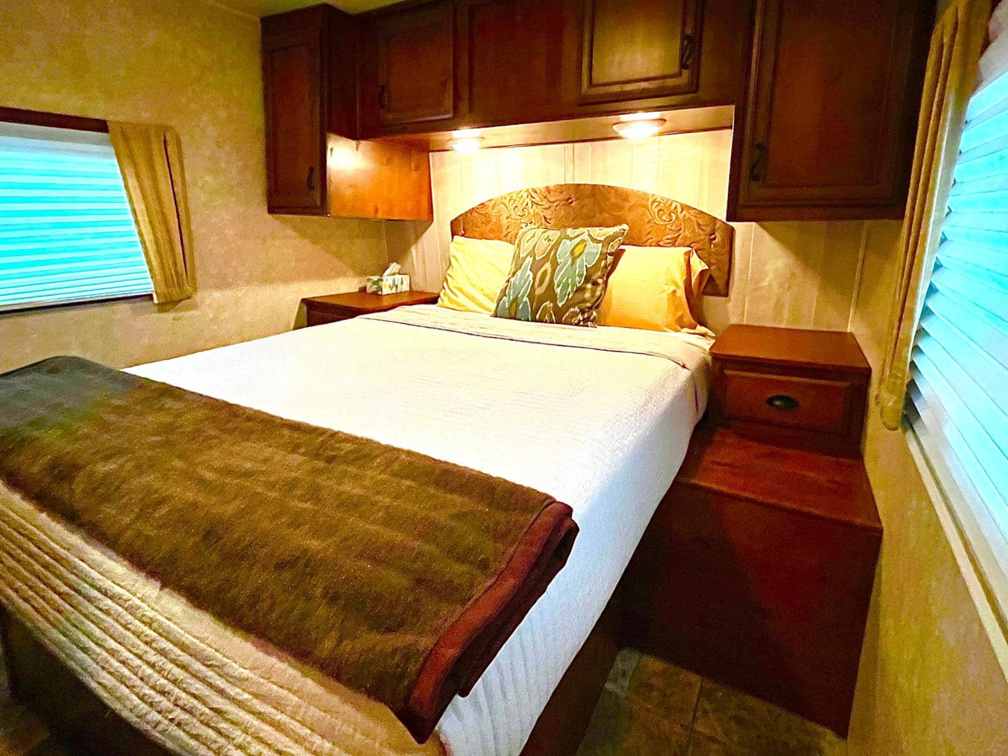 The Alexander At Creek Road Hotel Dripping Springs Bagian luar foto