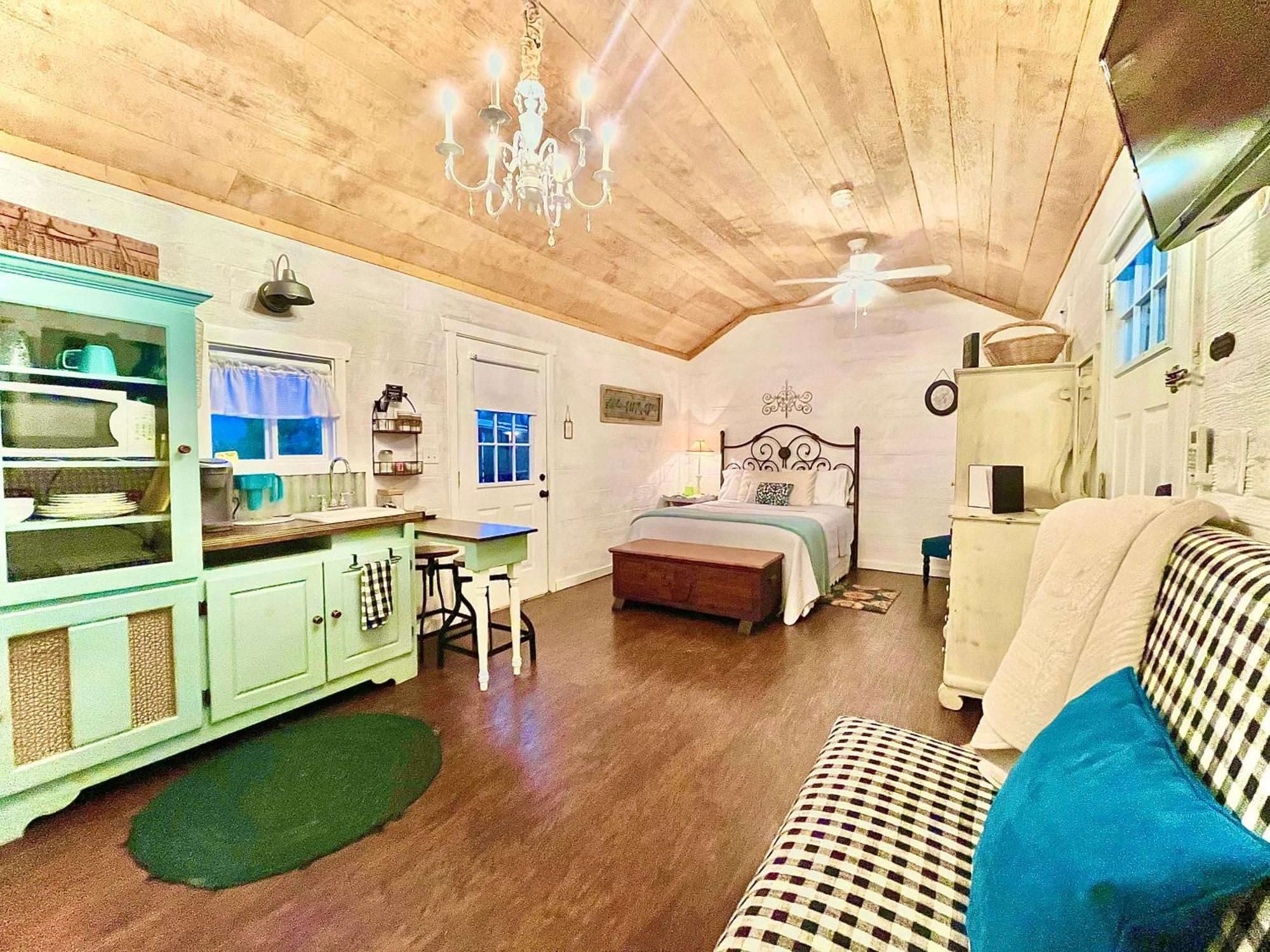 The Alexander At Creek Road Hotel Dripping Springs Bagian luar foto