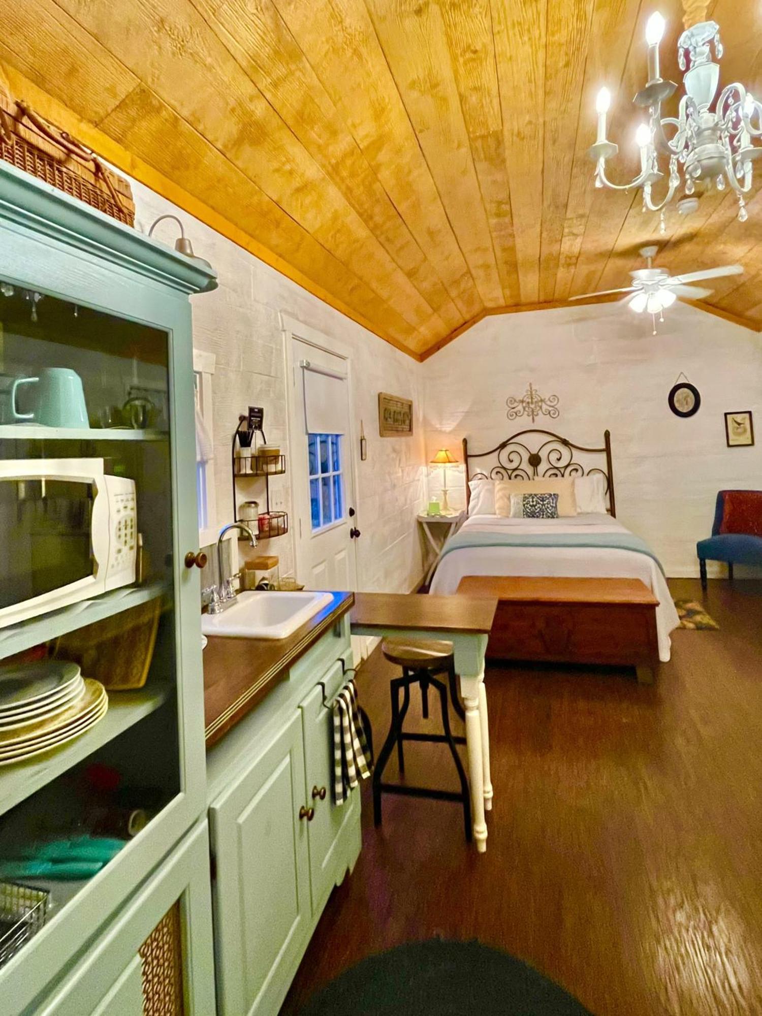 The Alexander At Creek Road Hotel Dripping Springs Bagian luar foto