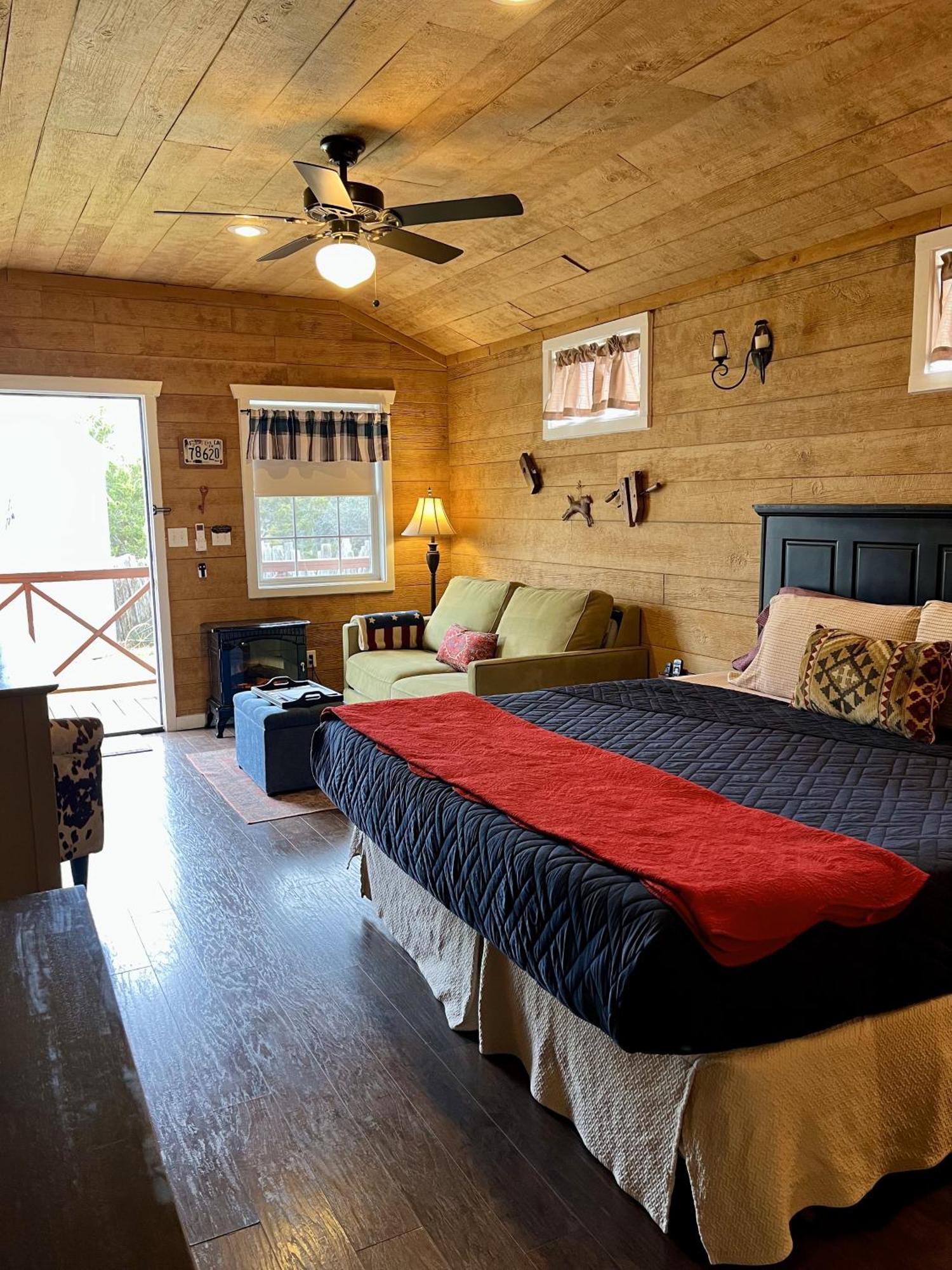 The Alexander At Creek Road Hotel Dripping Springs Bagian luar foto